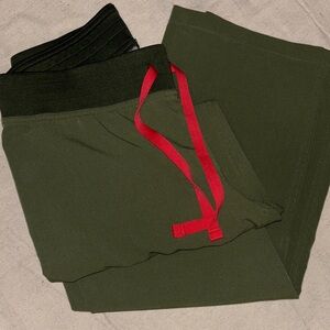 Figs Livingston dark olive